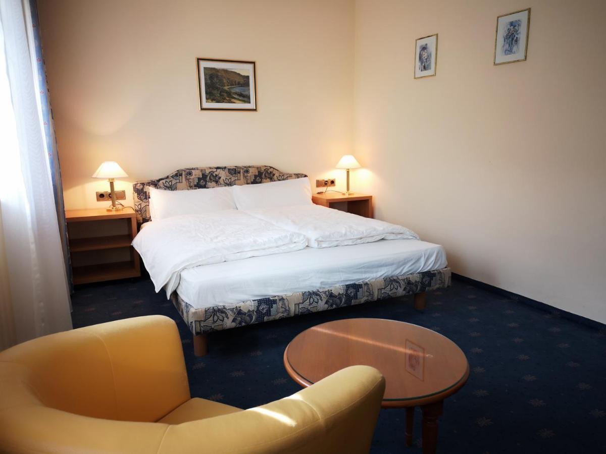 Landhotelullrich Baumholder Eksteriør billede